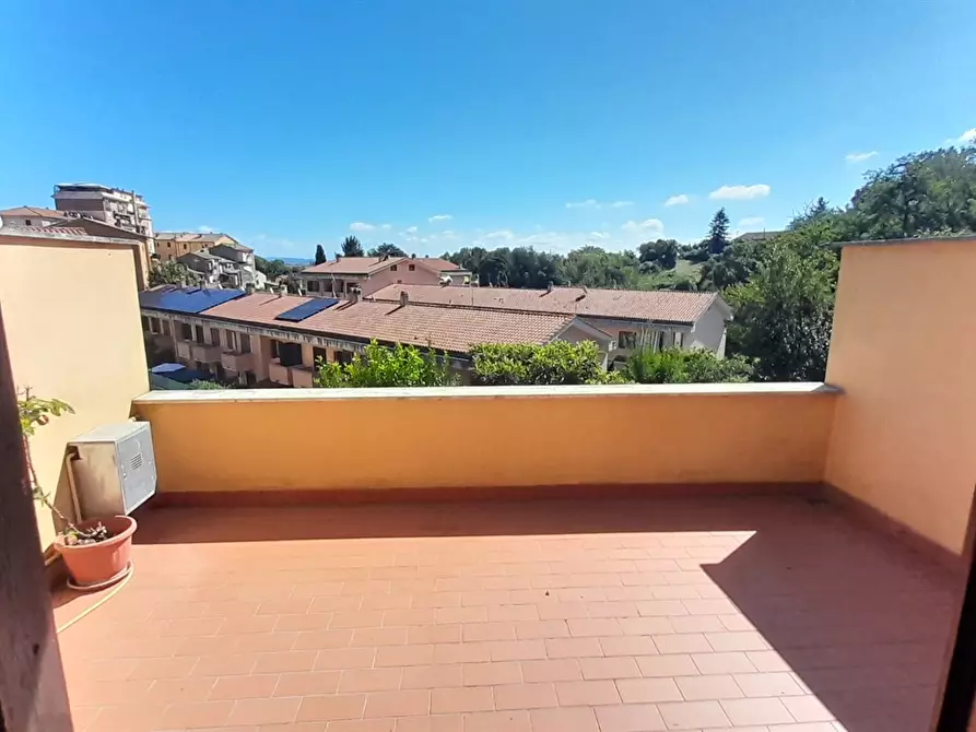 Immagine 4 di Villetta a schiera in vendita  a Bracciano