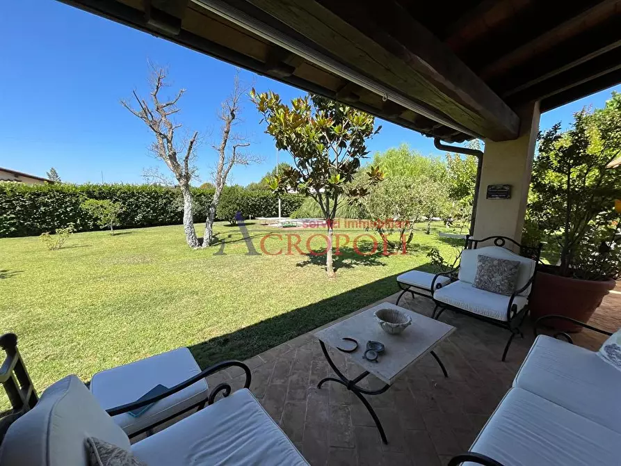 Immagine 5 di Villa in vendita  a Trevignano Romano