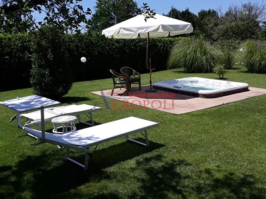 Immagine 6 di Villa in vendita  a Trevignano Romano