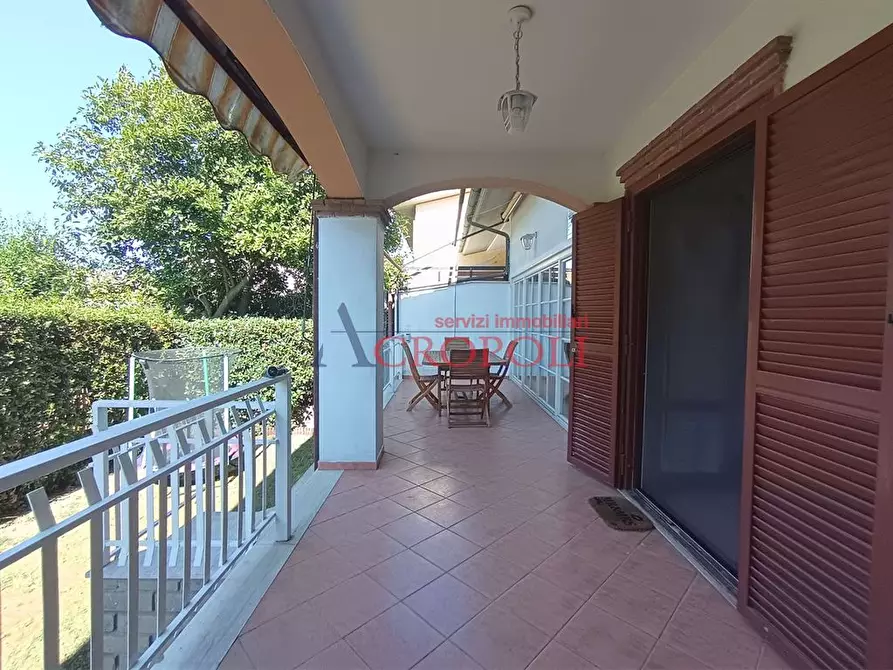 Immagine 2 di Villetta a schiera in vendita  in via Giacomo Matteotti a Anguillara Sabazia