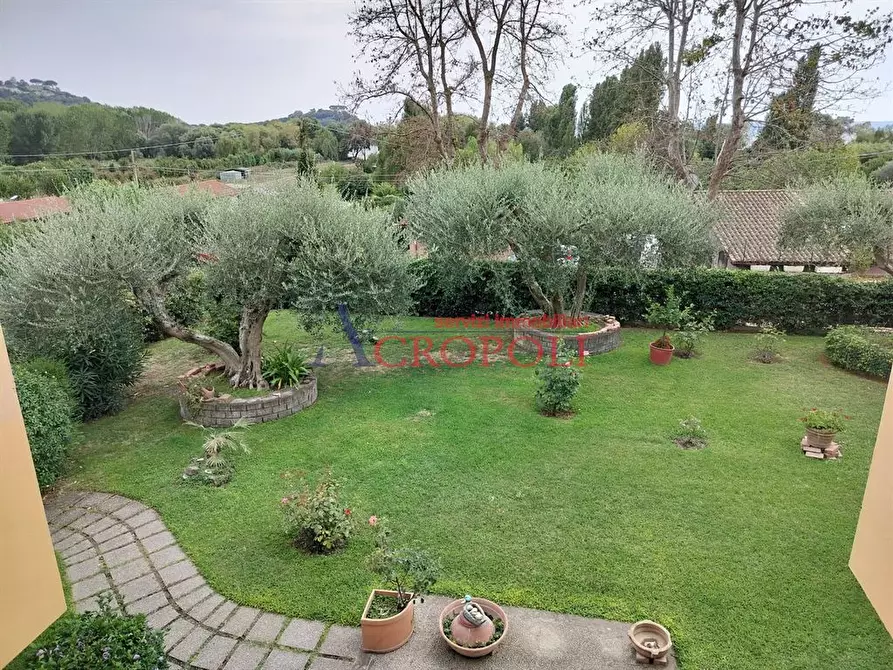 Immagine 1 di Casa bifamiliare in vendita  a Trevignano Romano