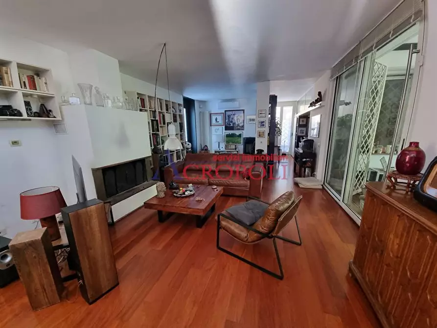 Immagine 6 di Villa in vendita  a Trevignano Romano