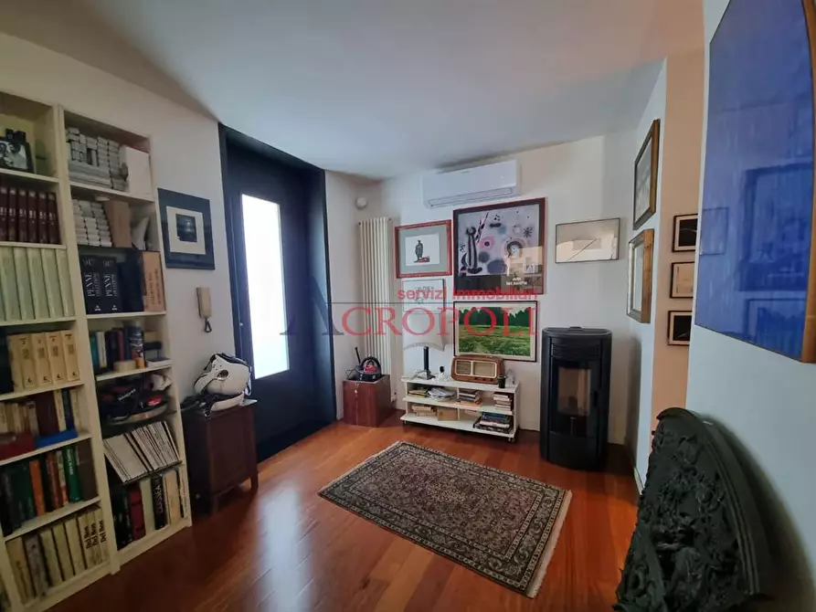 Immagine 2 di Villa in vendita  a Trevignano Romano