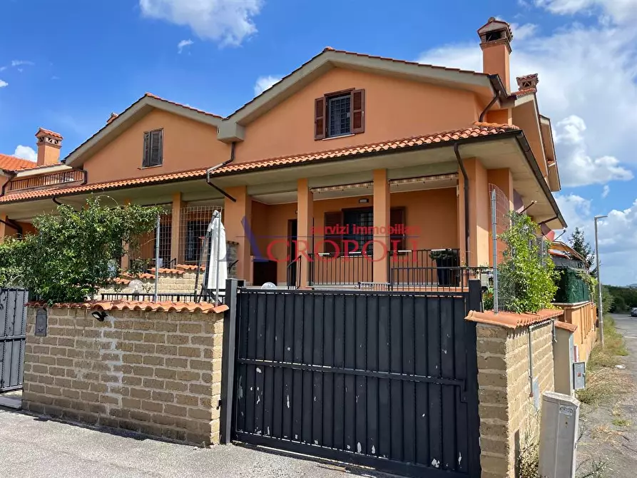 Immagine 4 di Villetta a schiera in vendita  in via Costantino a Anguillara Sabazia