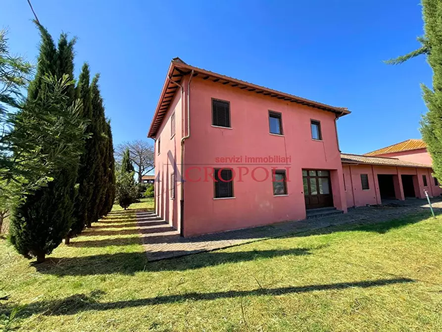 Immagine 9 di Rustico / casale in vendita  in via LanFranco di Pavia a Roma