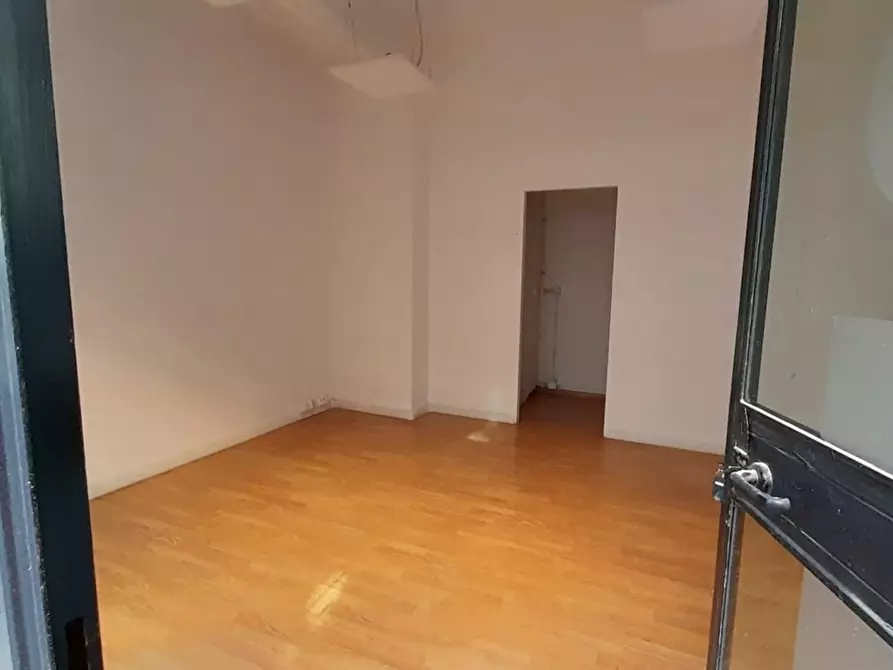 Immagine 1 di Attività commerciale in affitto  in Via Agostino Fausti 41 a Bracciano