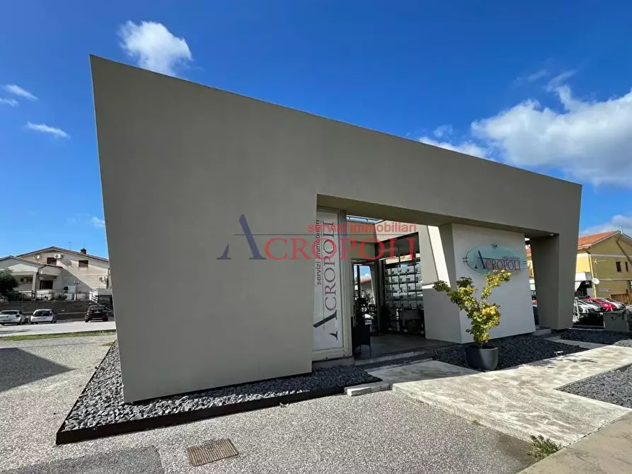 Immagine 3 di Locale commerciale in vendita  in via Tolstoj a Anguillara Sabazia