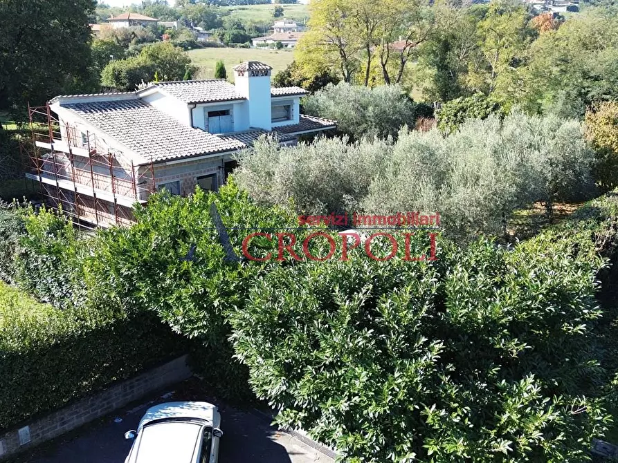 Immagine 7 di Rustico / casale in vendita  a Bracciano