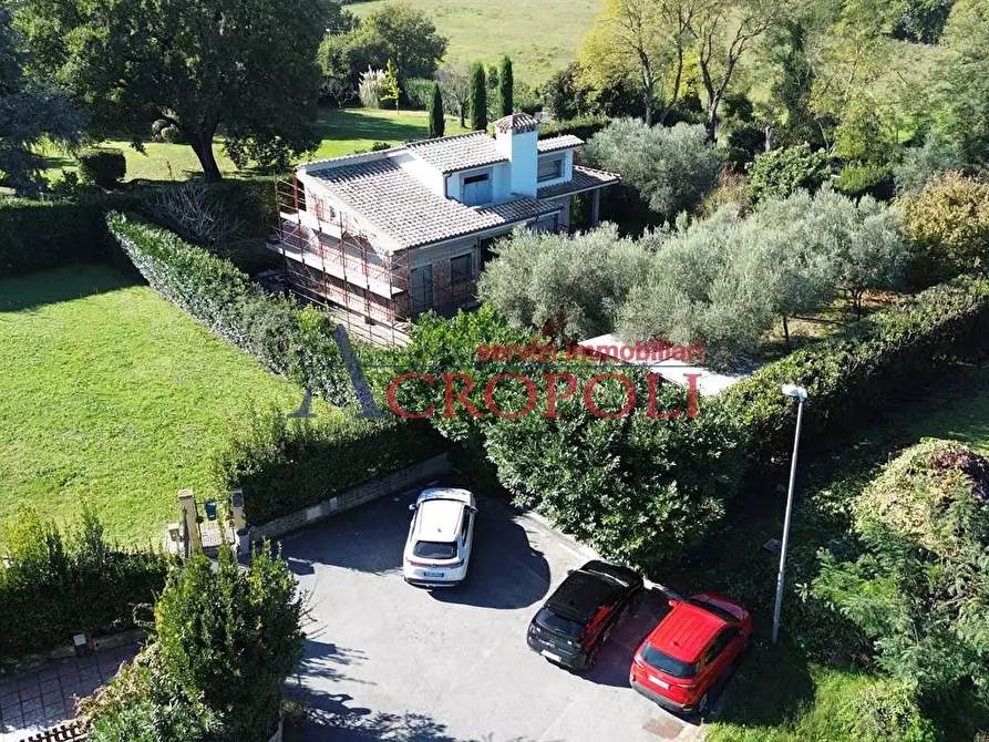 Immagine 6 di Rustico / casale in vendita  a Bracciano