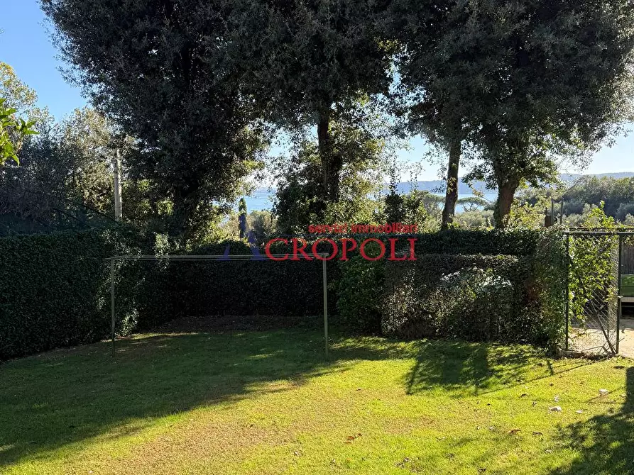 Immagine 3 di Villa in vendita  in Via Circumlacuale 18 a Bracciano