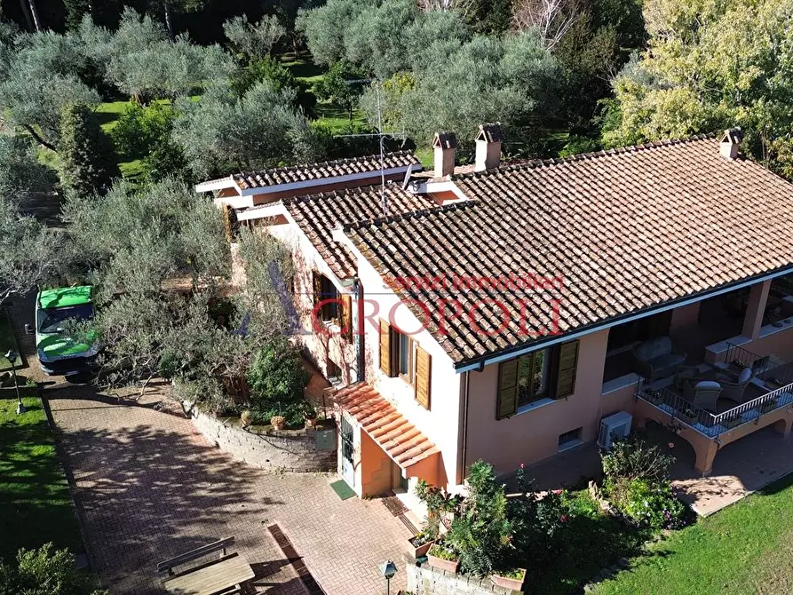 Immagine 2 di Villa in vendita  in Via Circumlacuale 18 a Bracciano