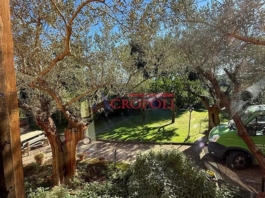 Immagine 3 di Villa in vendita  a Bracciano