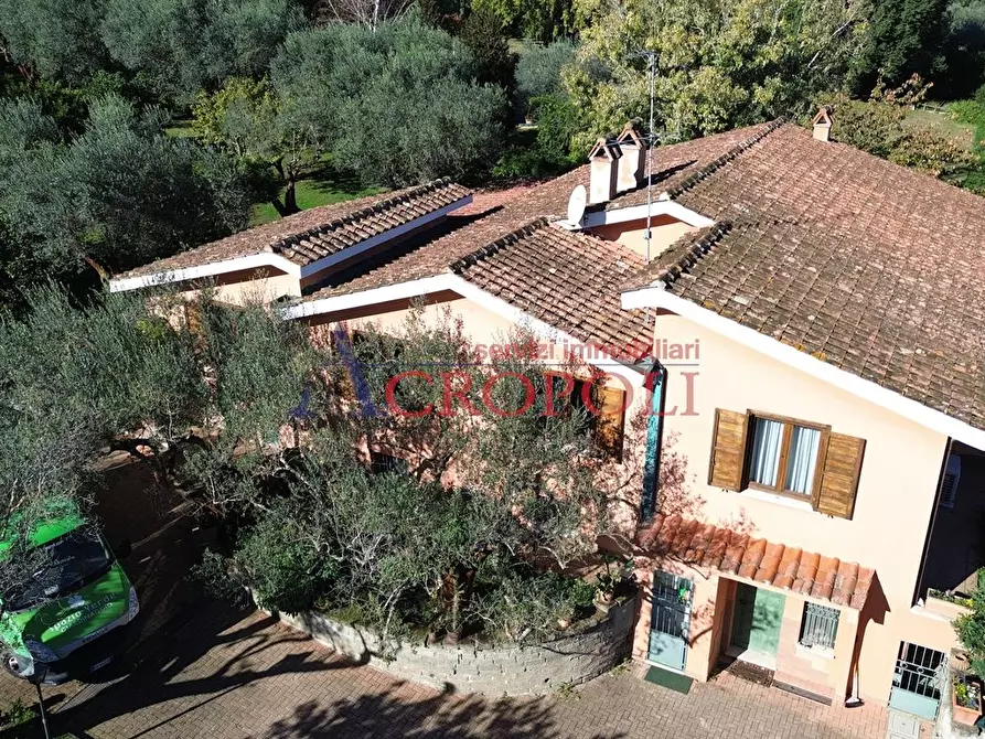 Immagine 5 di Villa in vendita  a Bracciano