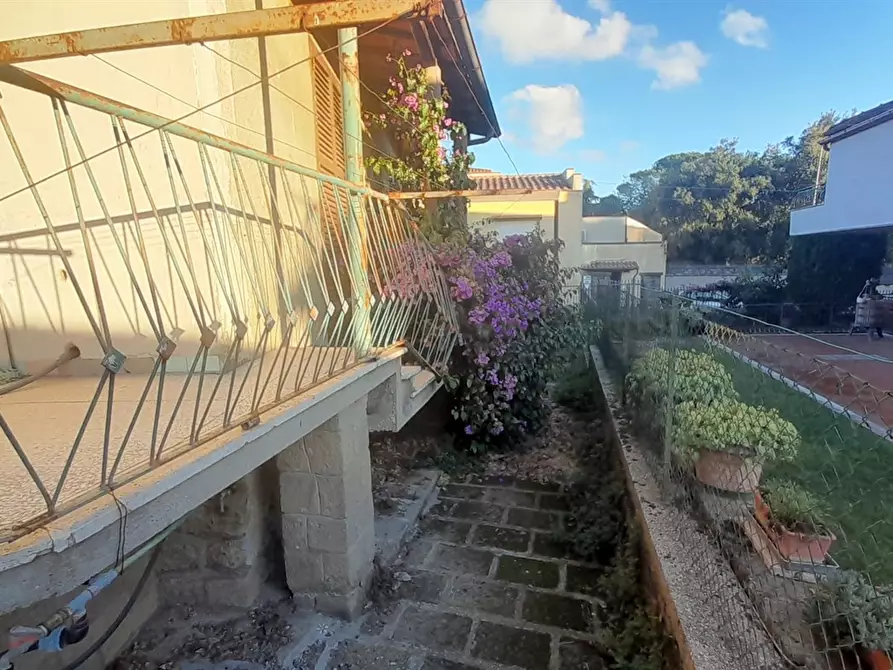 Immagine 2 di Casa indipendente in vendita  a Manziana