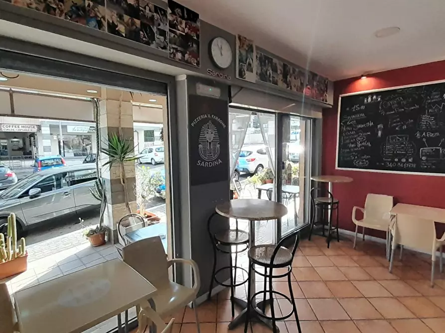 Immagine 8 di Negozio in vendita  a Bracciano