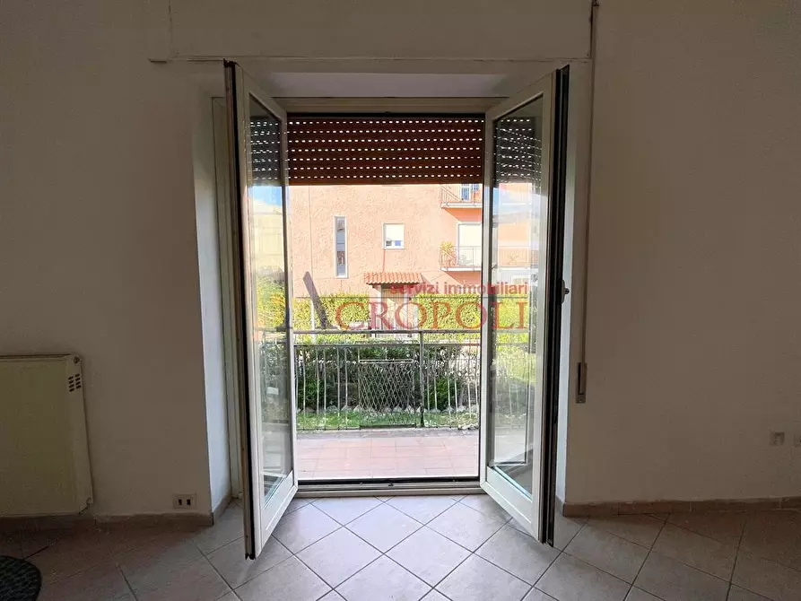 Immagine 3 di Appartamento in vendita  in via Arquà Petrarca a Roma