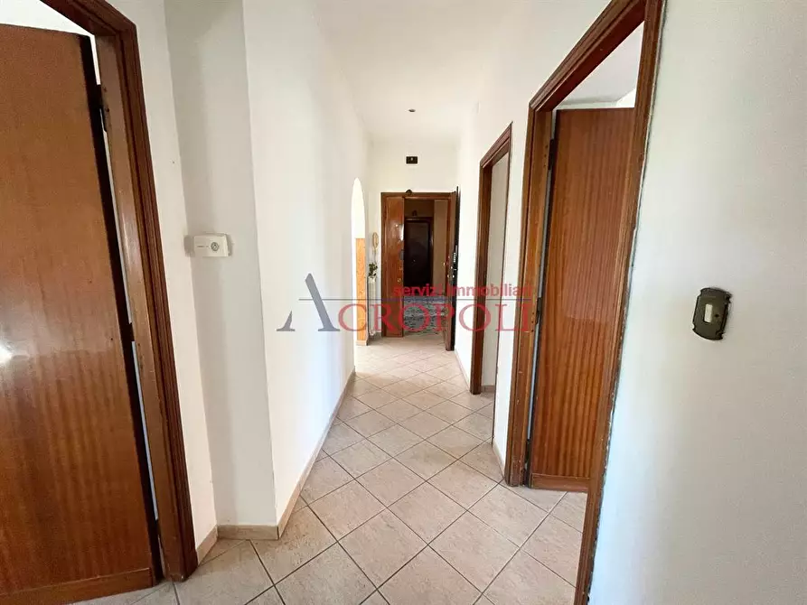 Immagine 6 di Appartamento in vendita  in via Arquà Petrarca a Roma