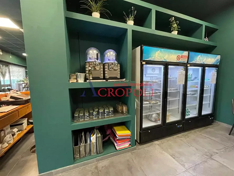 Immagine 1 di Locale commerciale in vendita  in Via Anguillarese 77 a Anguillara Sabazia