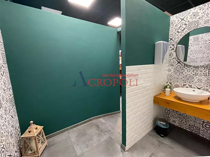 Immagine 4 di Locale commerciale in vendita  in Via Anguillarese 77 a Anguillara Sabazia