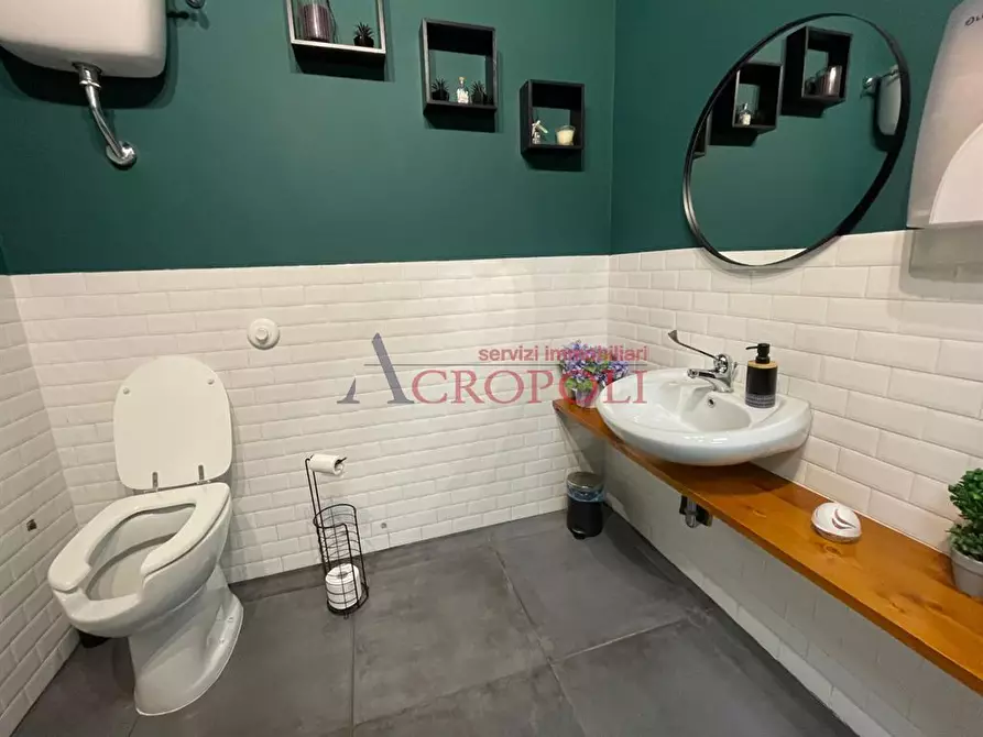 Immagine 5 di Locale commerciale in vendita  in Via Anguillarese 77 a Anguillara Sabazia