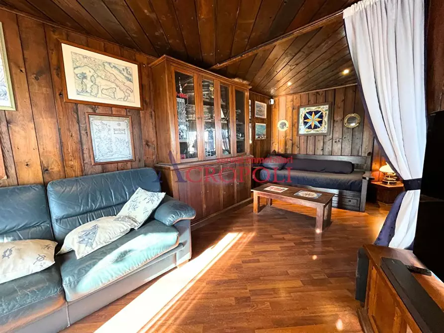 Immagine 9 di Appartamento in vendita  in VIA MONTE FUMAIOLO a Anguillara Sabazia