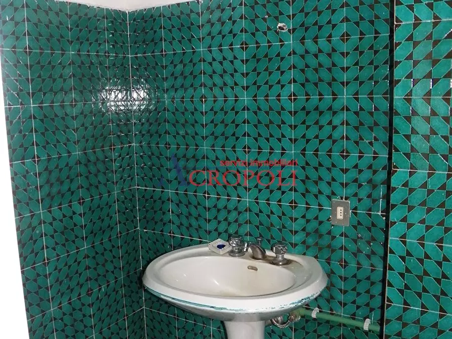 Immagine 2 di Negozio in affitto  in Via Principe di Napoli 164 a Bracciano