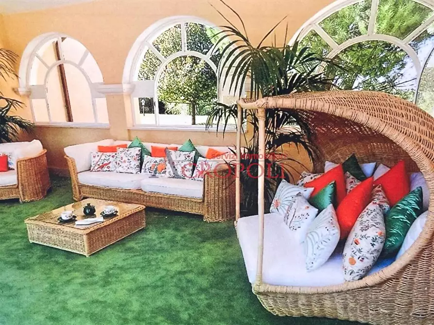 Immagine 4 di Villa in vendita  in Via Lena e Massa a Bracciano