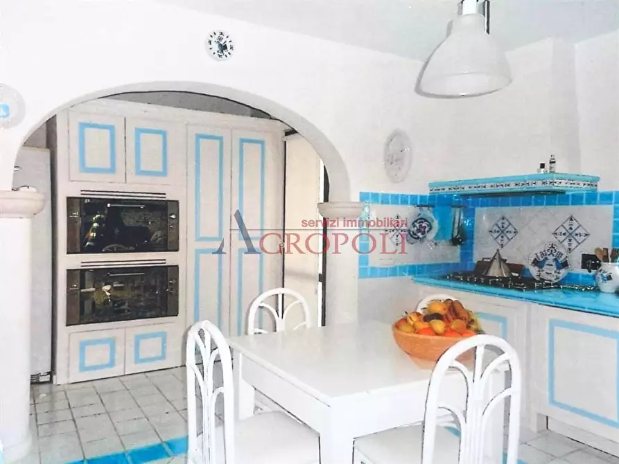 Immagine 2 di Villa in vendita  in Via Lena e Massa a Bracciano