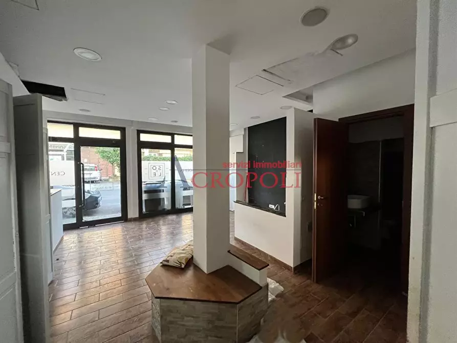 Immagine 3 di Attività commerciale in affitto  in Via IV NOVEMBRE 95 a Trevignano Romano