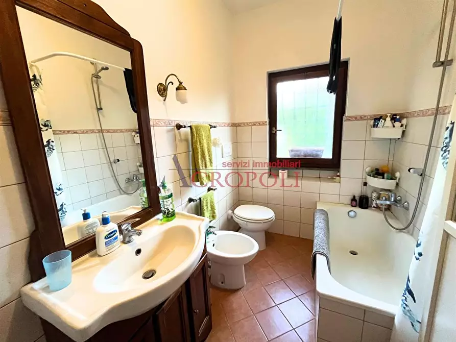 Immagine 2 di Villetta a schiera in vendita  in via U. La Malfa a Anguillara Sabazia