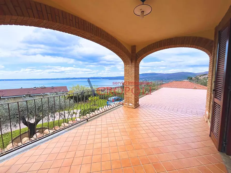 Immagine 8 di Casa bifamiliare in vendita  in Via Monticello a Trevignano Romano