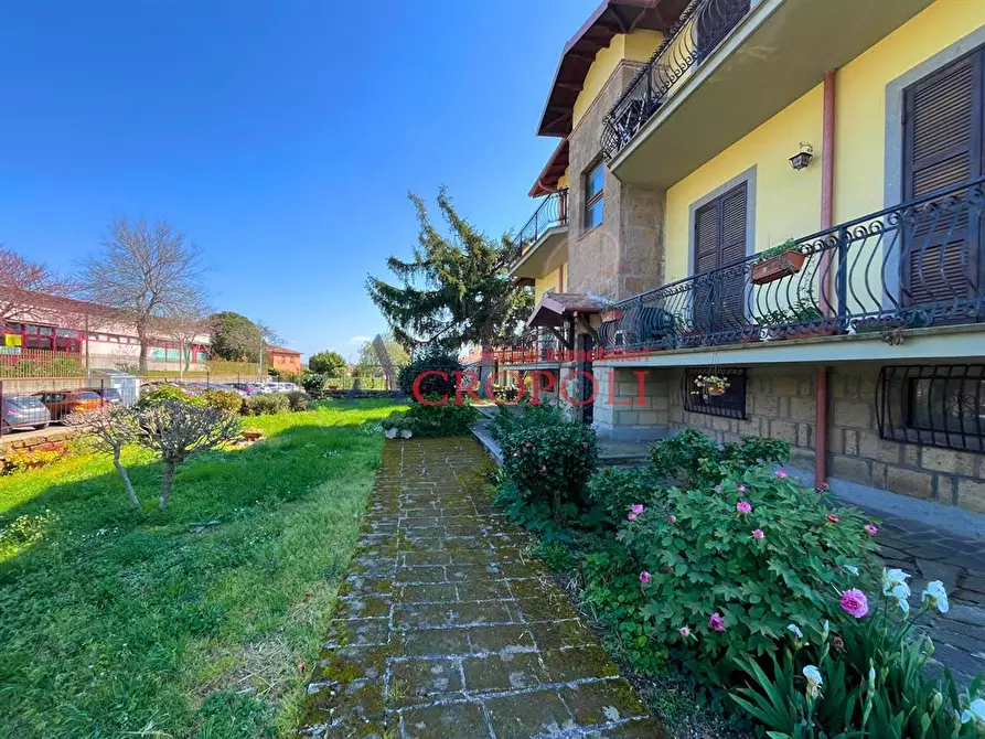 Immagine 4 di Appartamento in vendita  in via degli oleandri a Anguillara Sabazia