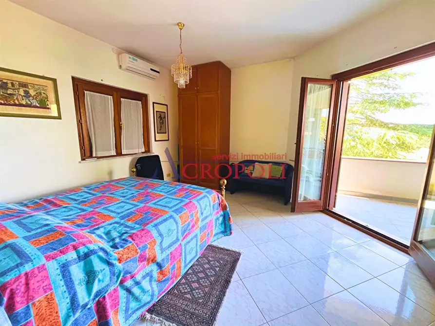 Immagine 1 di Villa in vendita  in via dei Gelsomini a Anguillara Sabazia