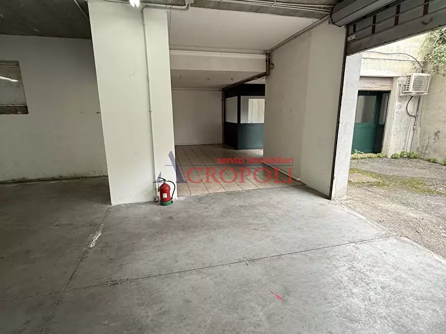 Immagine 4 di Magazzino in vendita  in Via Anguillarese a Anguillara Sabazia