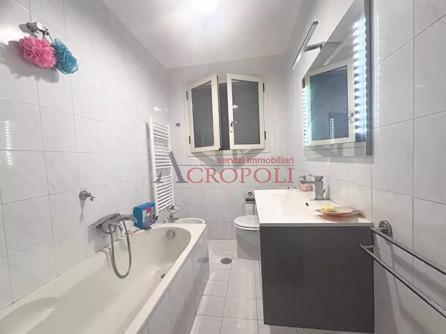 Immagine 3 di Casa bifamiliare in vendita  in via Villarbasse a Roma