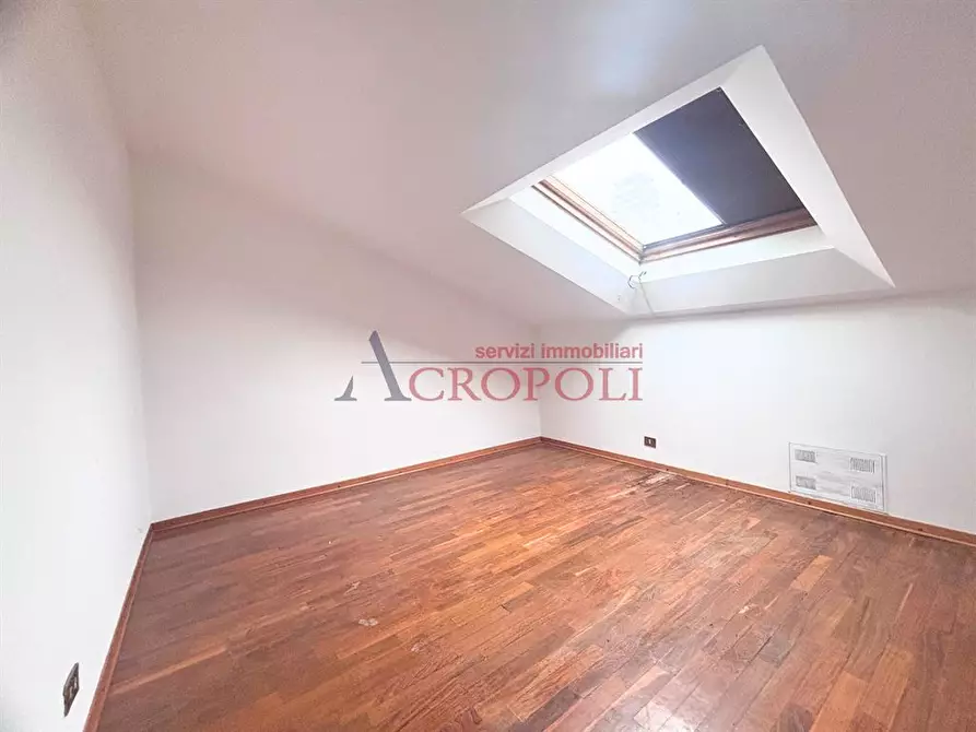 Immagine 8 di Casa bifamiliare in vendita  in via Villarbasse a Roma