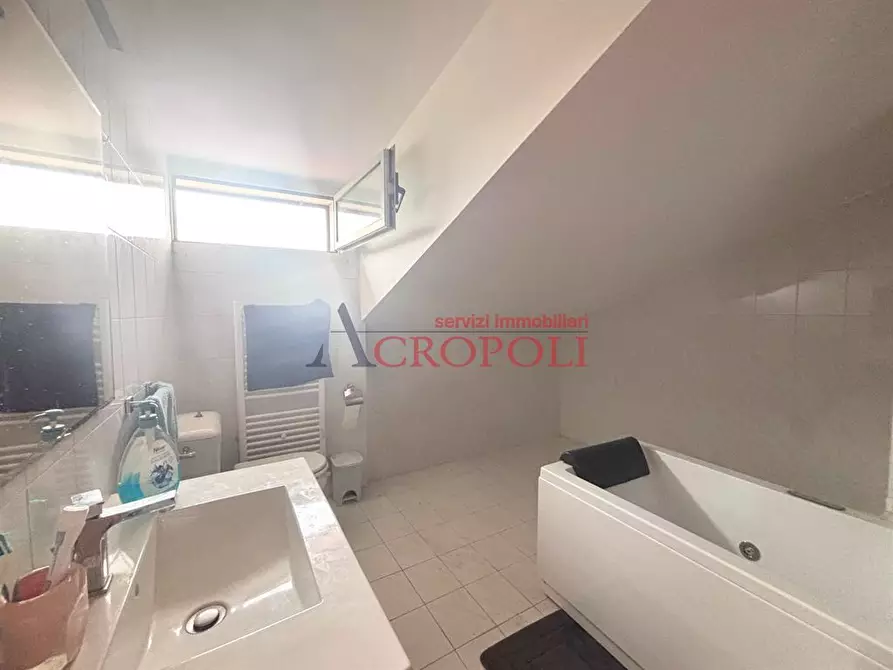 Immagine 5 di Casa bifamiliare in vendita  in via Villarbasse a Roma