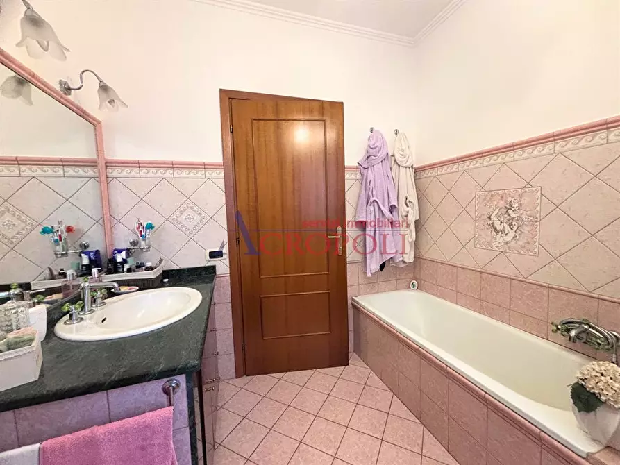 Immagine 2 di Appartamento in vendita  in via Cissone a Roma