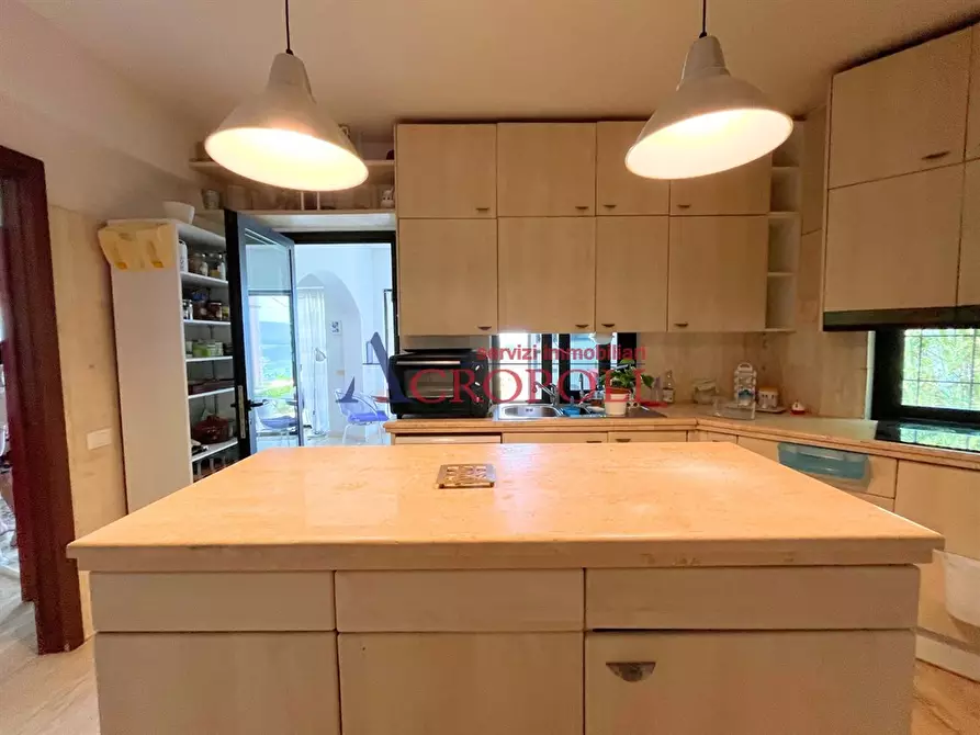 Immagine 1 di Casa bifamiliare in vendita  in Via Poggio delle Ginestre a Trevignano Romano
