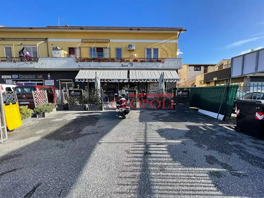 Immagine 3 di Negozio in vendita  in via Anguillarese a Anguillara Sabazia
