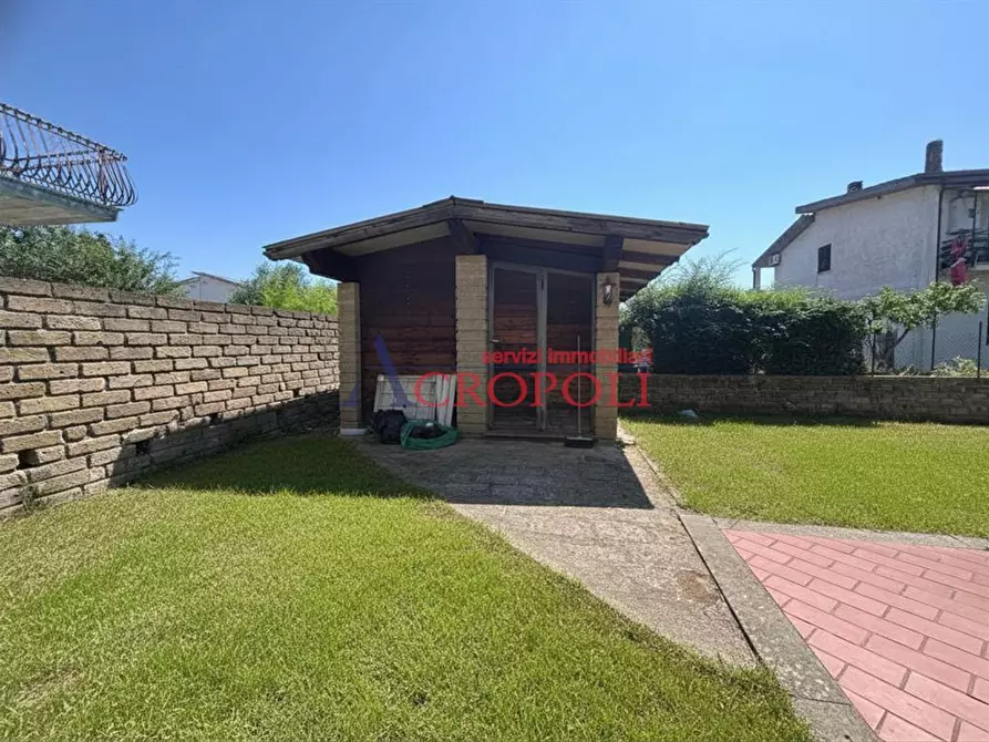 Immagine 8 di Villa in vendita  in VIA BALANGERO a Roma