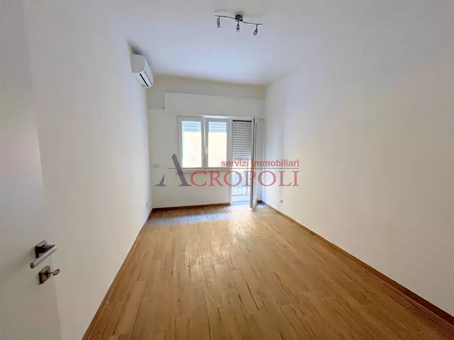 Immagine 2 di Ufficio in affitto  in Piazza Vittorio Emanuele Terzo a Trevignano Romano