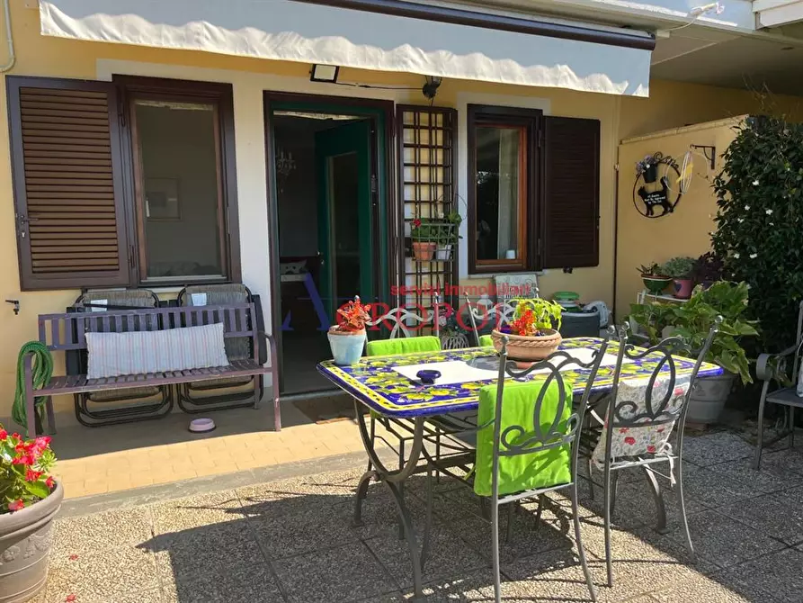 Immagine 2 di Villetta a schiera in vendita  in Via  Cipollini a Trevignano Romano