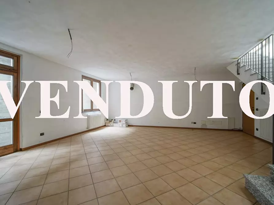 Immagine 5 di Appartamento in vendita  a Casatenovo