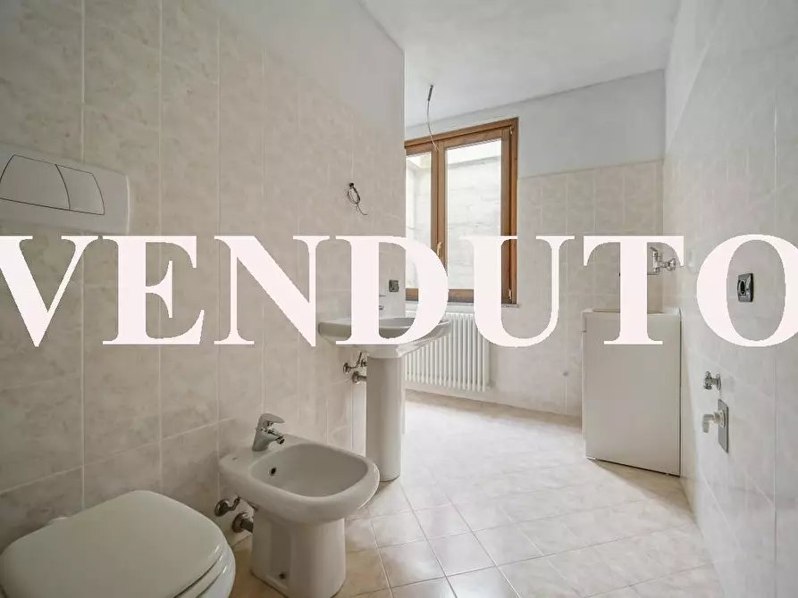 Immagine 7 di Appartamento in vendita  a Casatenovo