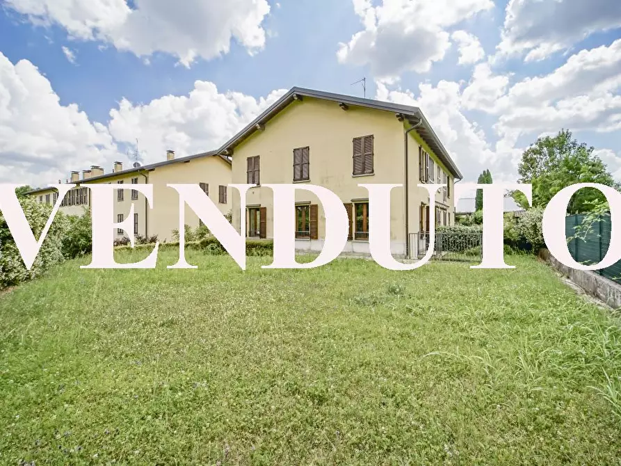 Immagine 2 di Appartamento in vendita  a Casatenovo