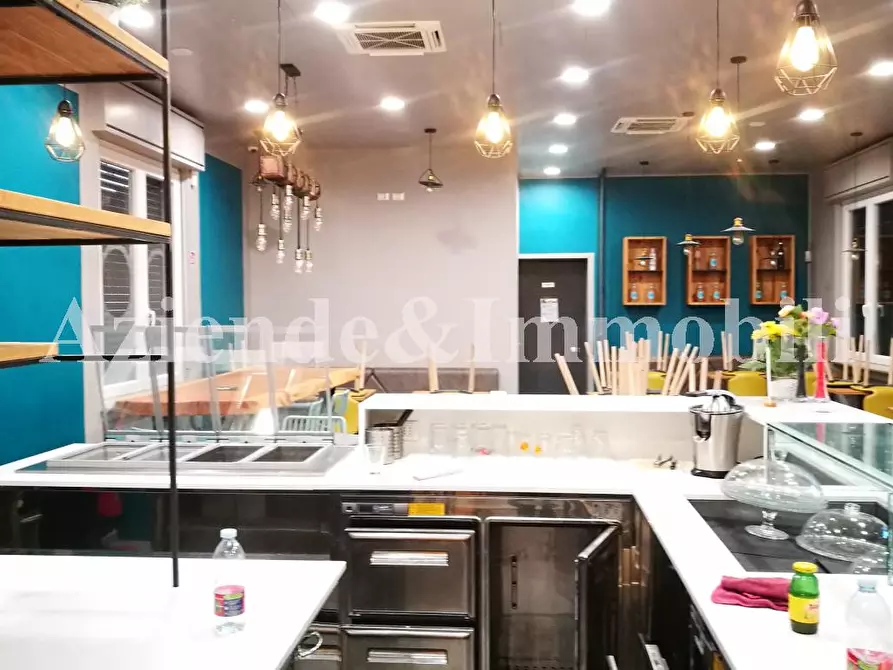 Immagine 4 di Locale commerciale in vendita  in Via statale 33 a Airuno