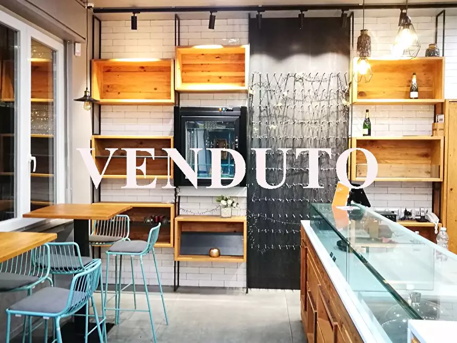 Immagine 4 di Locale commerciale in vendita  in Via statale 33 a Airuno