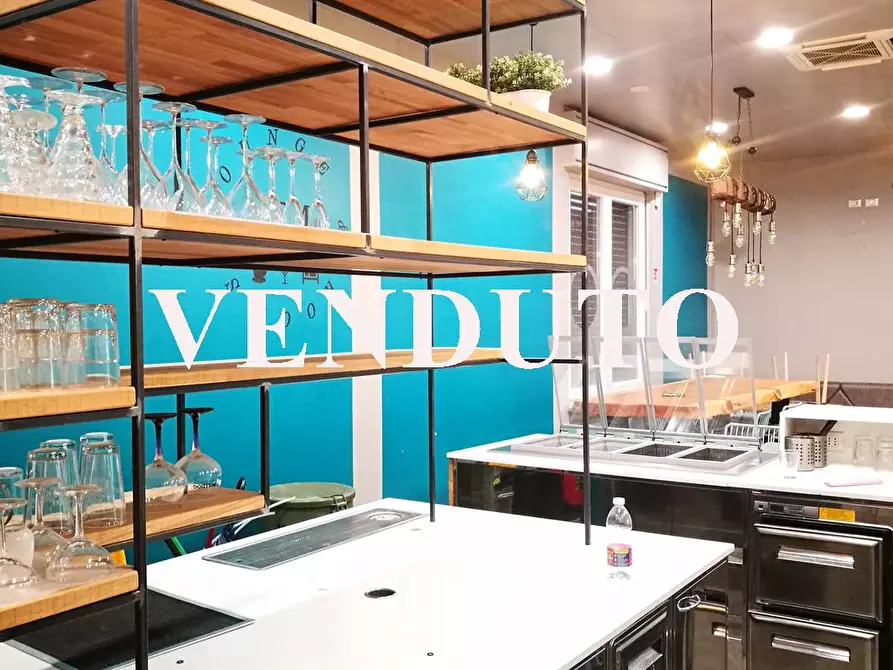 Immagine 2 di Locale commerciale in vendita  in Via statale 33 a Airuno