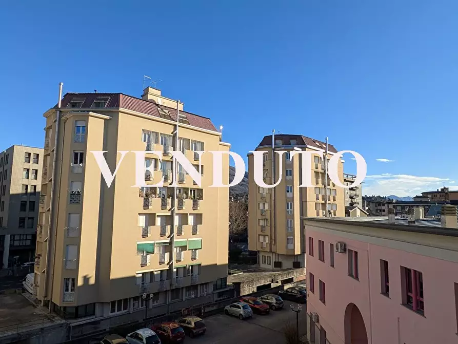 Immagine 8 di Appartamento in vendita  in Via Leopardi 9 a Erba